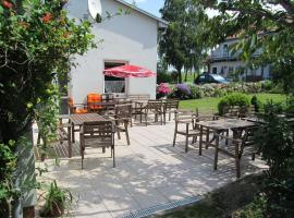 Amazing Cottage with Swimming Pool, Garden, BBQ, Parking, hotel with parking in Rerik