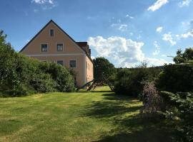 Spacious Apartment in Schönsee with Sauna, hotel v destinaci Dietersdorf