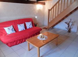 Spacious holiday home near the forest, hotel que aceita pets em Esmoulières