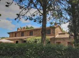 Farmhouse in Proceno with Pool