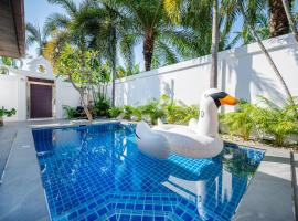 Majestic Residence Pool Villas 2 Bedrooms Private Beach, hotel in Pattaya South