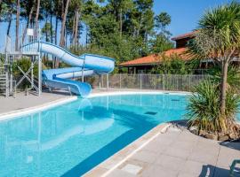 Laouchet Le Hameau des Grands Lacs, holiday park di Parentis-en-Born