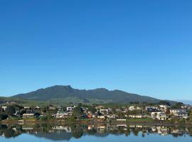 Raglan West Accommodation Units, motel sa Raglan