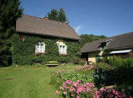 Holiday home in Scheifling near ski area、Scheiflingの別荘