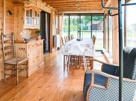 Alluring Holiday Home in Fraiture with Infrared Sauna, hôtel à Fraiture près de : Domaine Ski Action Baraque de Fraiture