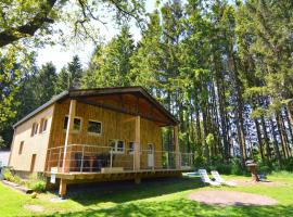 Welcoming Cottage in Hatrival with Terrace, viešbutis mieste Sen Hjuberas