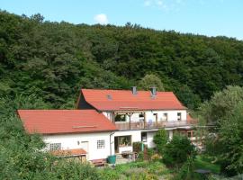 Quiet holiday home with terrace, cheap hotel in Korbach