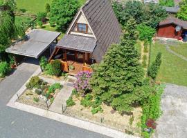 Cosy holiday home with garden in the Sauerland, hotel na may parking sa Medebach
