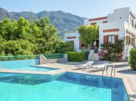 Chic Villa in Lefkogia Crete with Swimming Pool