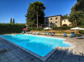 Belvilla by OYO Splendid Farmhouse with Jacuzzi, hotel in Gualdo Cattaneo