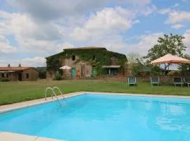 Farmhouse in Sorano with Swimming Pool Terrace Barbecue