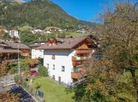 Apartments Hubertus - central St Leonhard - free parking - Netflix - PasseiertalCard included - hiking and biking from doorstep