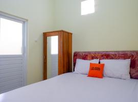 KoolKost Syariah near Transmart Banyumanik Semarang, hotel v destinaci Srondolwetan