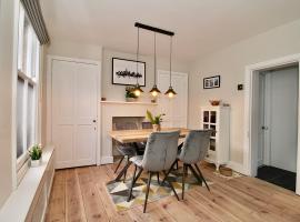 A Character Cottage in Historical Canterbury - Pass the Keys