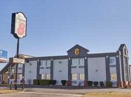 Super 8 by Wyndham Wichita Airport West Kellogg: , Wichita Dwight D. Eisenhower Ulusal Havaalanı - ICT yakınında bir otel