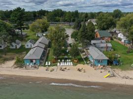 Paradise Beach resort, vacation home in Tawas City