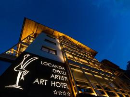 Locanda degli Artisti Art Hotel, hotel in Canazei