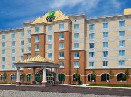 Holiday Inn Express Hotel & Suites Clarington - Bowmanville, an IHG Hotel, готель у місті Боуменвілль