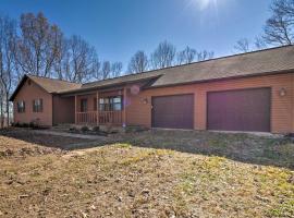 Secluded Marble Falls Family Home with Mtn Views!, villa a Marble Falls