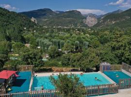 Residence de Plein Air Panoramique à la Porte des Gorges du Verdon, hotel u gradu Kastejan