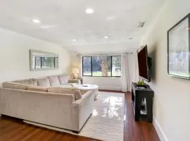 Saddlebrook Golf Course view Condo with Kitchen