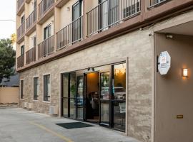 GreenTree Inn & Suites Los Angeles - Alhambra - Pasadena, hotel cerca de Universidad Estatal de California en Los Ángeles, Alhambra