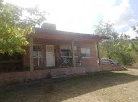 El Campito casa frente al río, παραλιακή κατοικία σε Villa Carlos Paz
