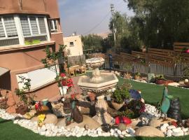 סוויטות עין השמש eye sun、アラドのロッジ