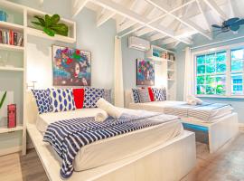 Butterfly Cottage at Viking Hill - Love Beach, casa de campo em Nassau