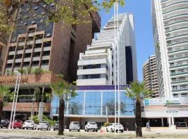 13 FLAT BEIRA MAR Com ENERGIA, VAGA, 3 CAMAS, WI-FI e AR