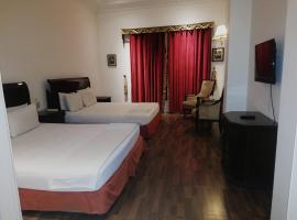 HOTEL THE ONE, khách sạn ở Faisalabad