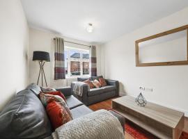 London Heathrow Living Holywell Serviced Houses - 3 and 4 bedrooms By 360stays, hotel sa Stanwell