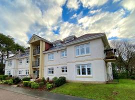 Ailsa Apartment Turnberry - Quality holiday home, hotel in Turnberry