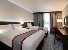 Ramada by Wyndham Leeds East, hotell i Leeds