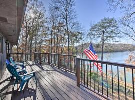Chickamauga Lake Vacation Rental with Boat Dock!, villa in Dayton