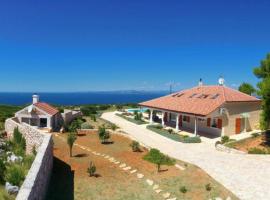 Villa de Pinus, hotel v destinaci Hvar