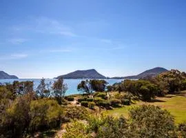 Shoalhaven 4 28 Voyager Cl - waterfront unit with stunning views and Wifi