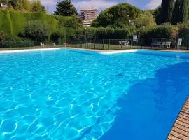 Seaview apartment in Nice with shared pool