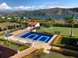 Finca Lago Calima with Excellent view