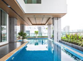 Sensory Park Urban Hotel، فندق في بنوم بنه