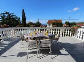 Apartments Ravlić Ana