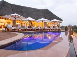 Thabamati Luxury Tented Camp, отель в городе Заповедник Тимбавати, рядом находится Ворота Орпен