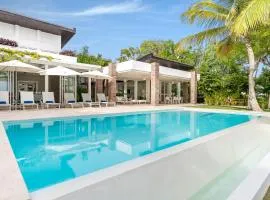 Unbelievable Villa with Pool - Perfect Family Vacay
