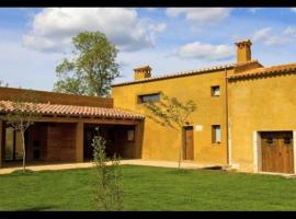 Villa in Sant Andreu Salou Sleeps 4 with Pool, hotel in Sant Andreu Salou