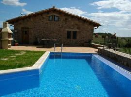 Ponts Villa Sleeps 8 with Pool, hotell i Ponst