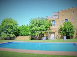 La Bisbal Villa Sleeps 4 with Pool, hotel in La Bisbal