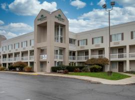 HomeTown Inn by Red Roof East Syracuse, hotel a prop de Aeroport internacional de Syracuse Hancock - SYR, 