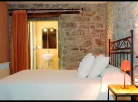 Villa in Perafita Sleeps 4 with Pool and Air Con, отель в городе Perafita