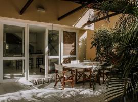 Bangal&ocirc; no Pipa Atl&acirc;ntico Centro by Qavi, bungalow in Pipa