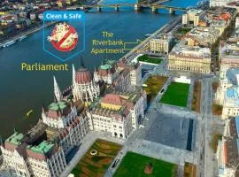 Riverbank Apartment At Parliament